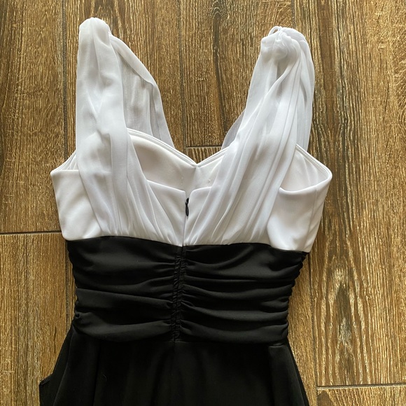 BETSY & ADAM by Linda Bernell maxi prom/wedding dress - Picture 5 of 13